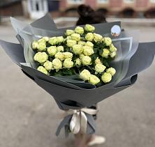 Букет Белые кустовые розы Солинеро в Фоминское