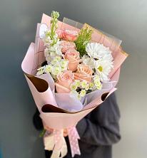 Букет цветов из:  Хризантемы и Розы в Фоминское